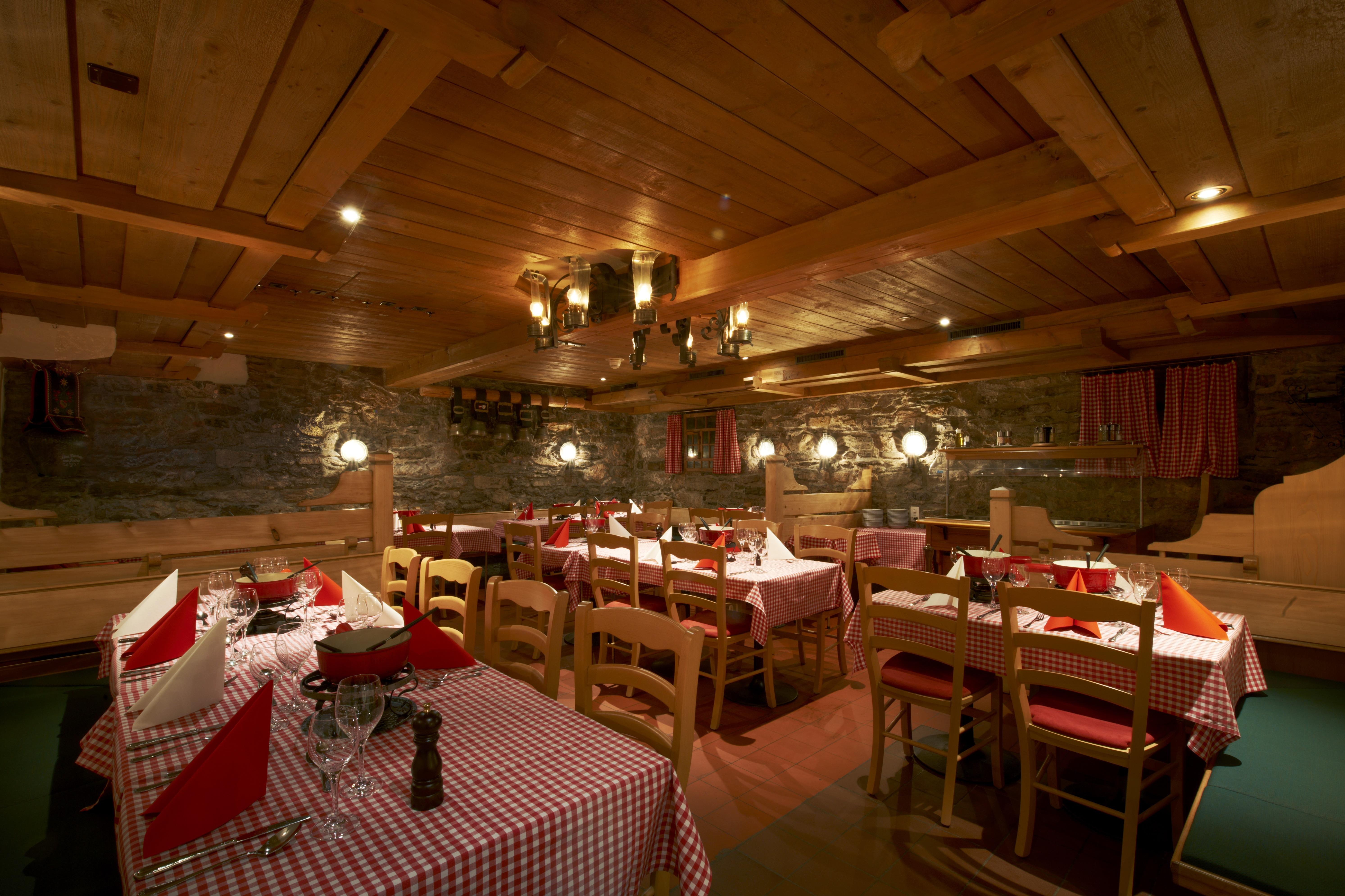 Derby Swiss Quality Hotel Grindelwald Restaurant bilde